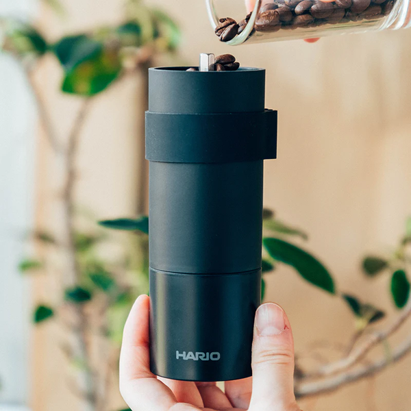 Кофемолка Hario Mini Black PRO Coffee Grinder ручная CMS-B-EX фото